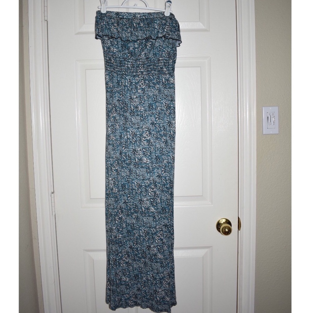 Love Culture Maxi Dress. Medium.